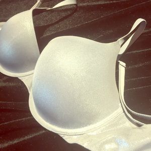 ✨Victoria’s Secret Demi Bra 32DD-Blue Foil Shine✨